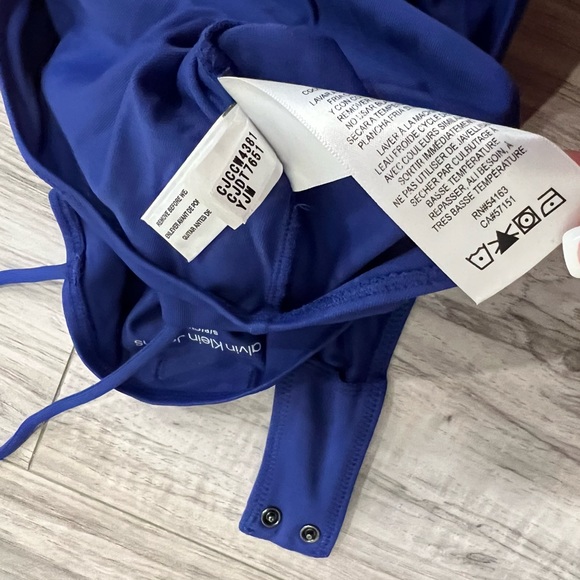 Navy body Calvin Klein 😇 - Picture 4 of 7